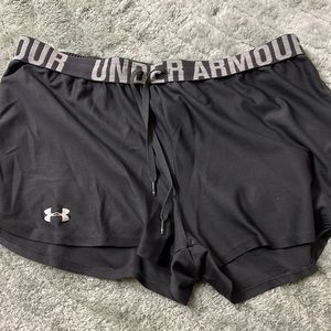 Under armour loose fit women’s shorts large